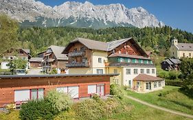 Dorfhotel Mayer